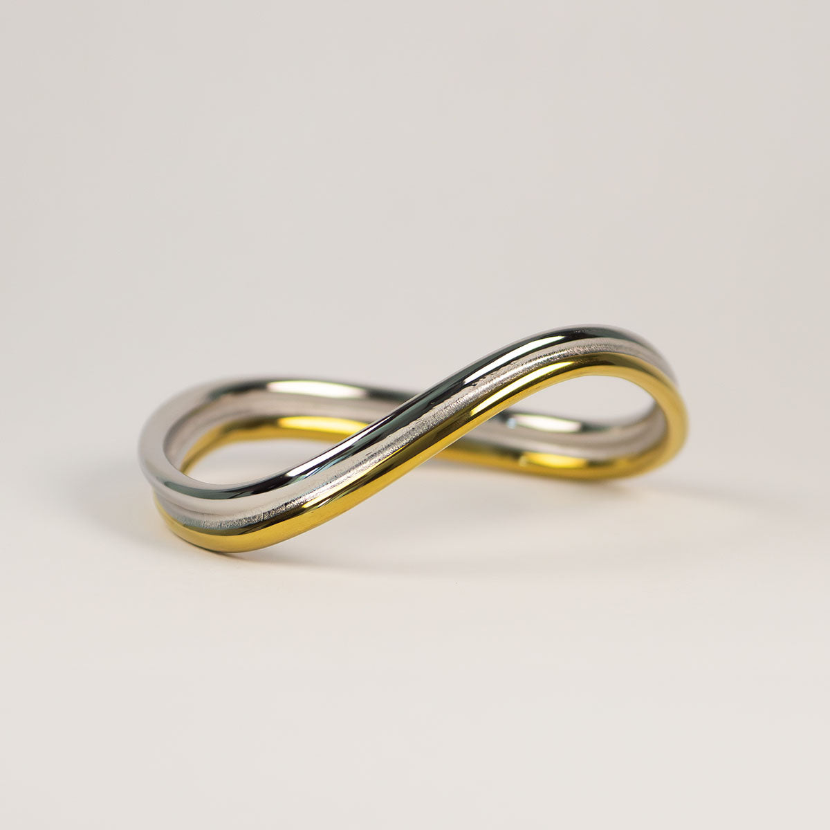 Delia Wave Bangle
