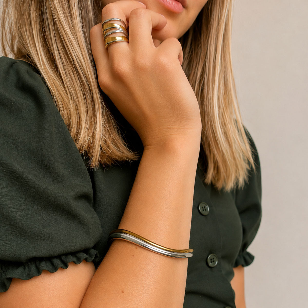 Delia Wave Bangle