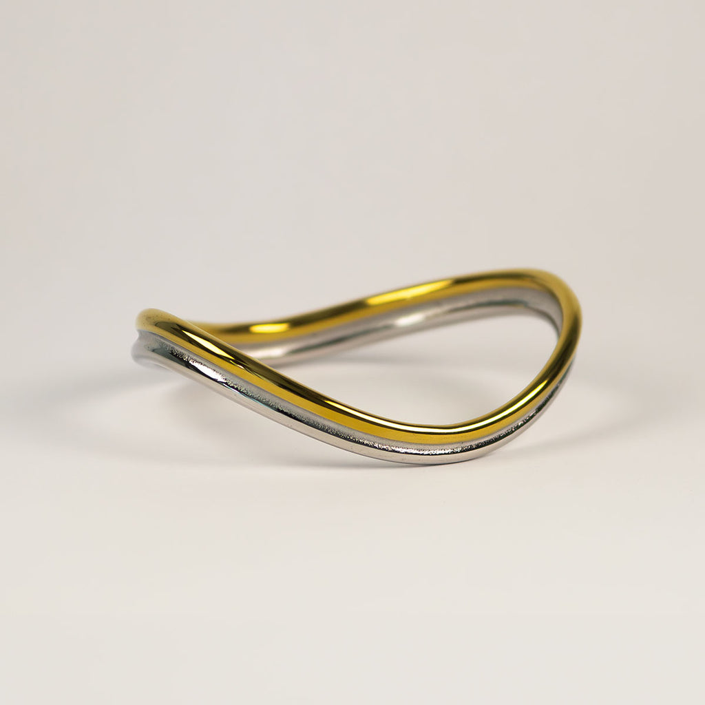 Delia Wave Bangle
