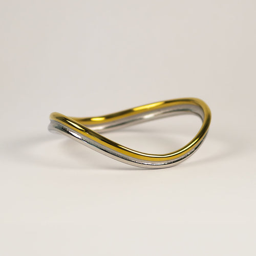 Delia Wave Bangle