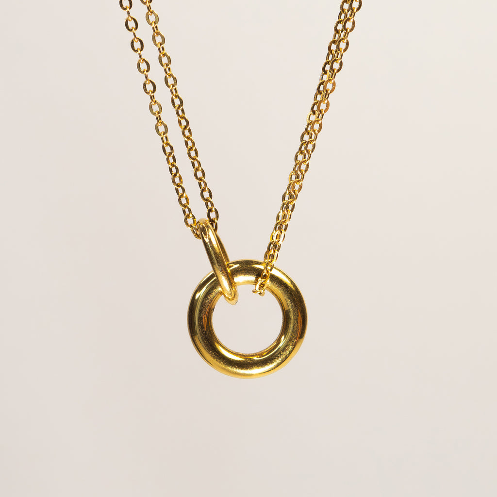 Mila Interlocking Circle Necklace