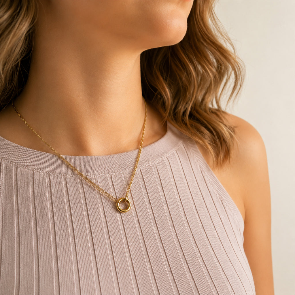 Mila Interlocking Circle Necklace