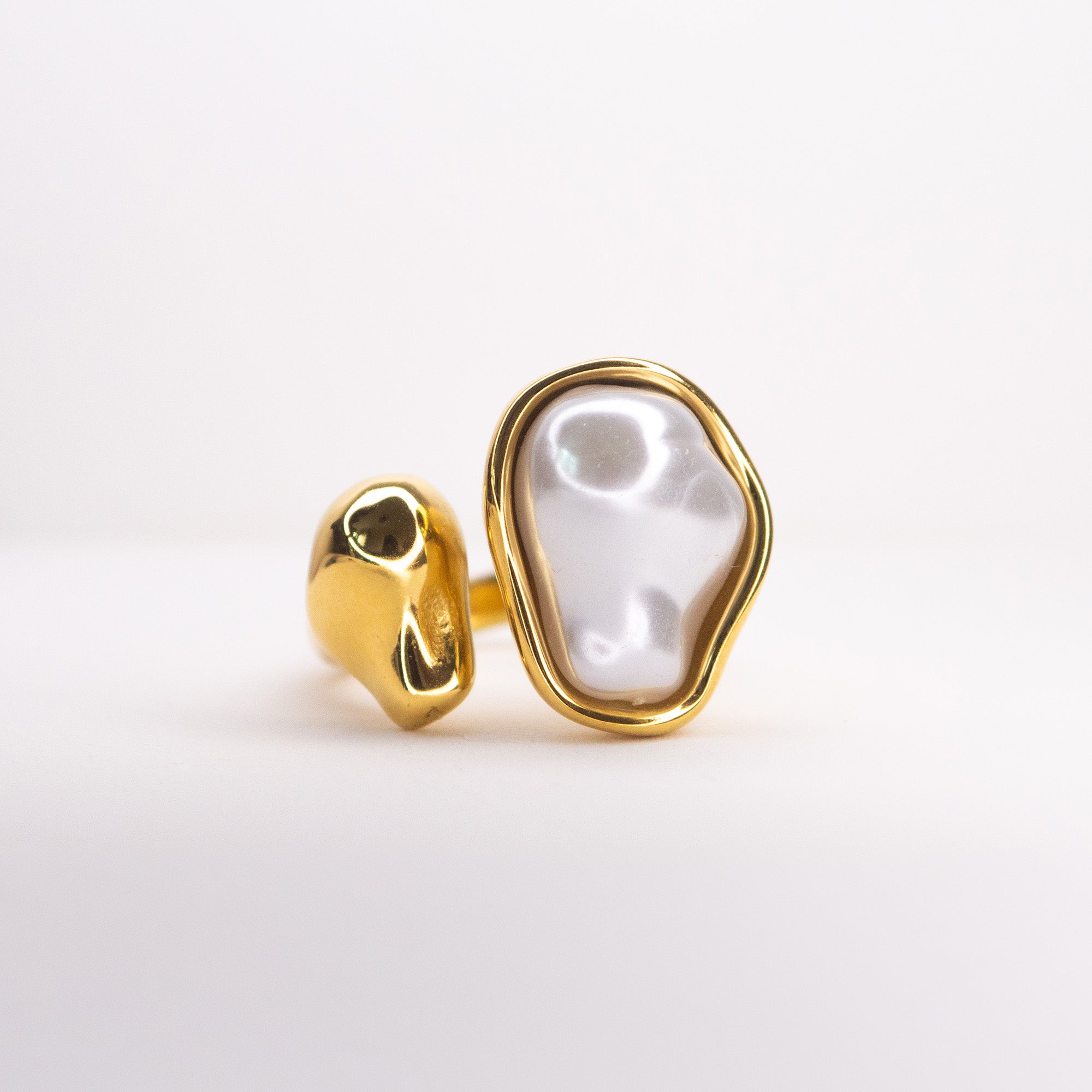 Eira Organic Pearl Ring