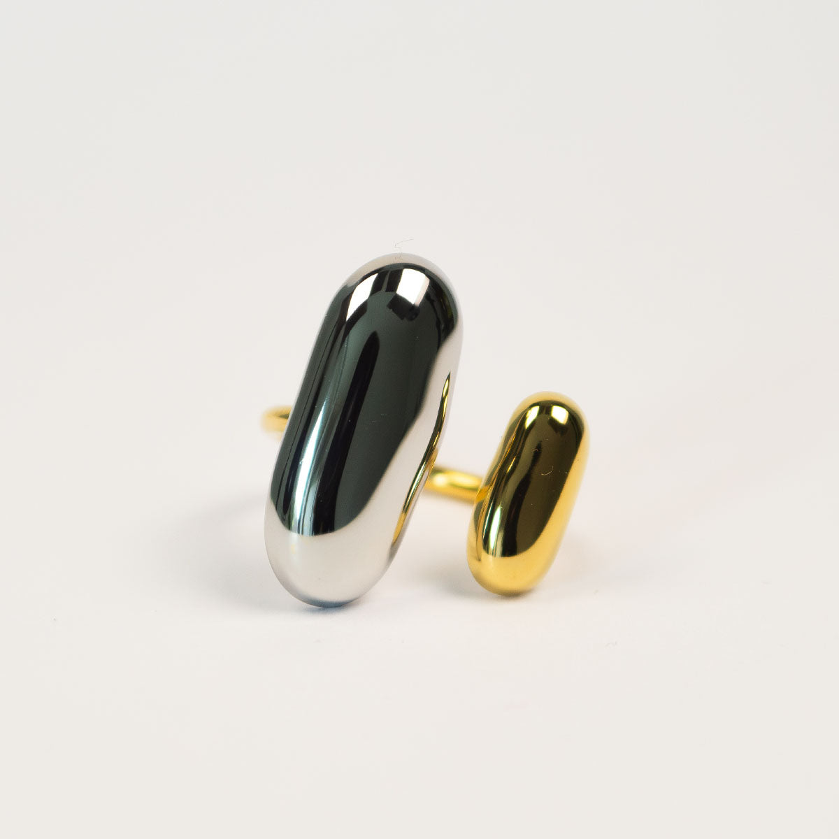 Tove Capsule Ring