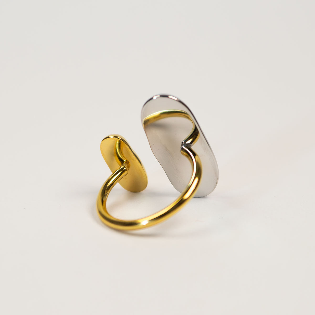 Tove Capsule Ring