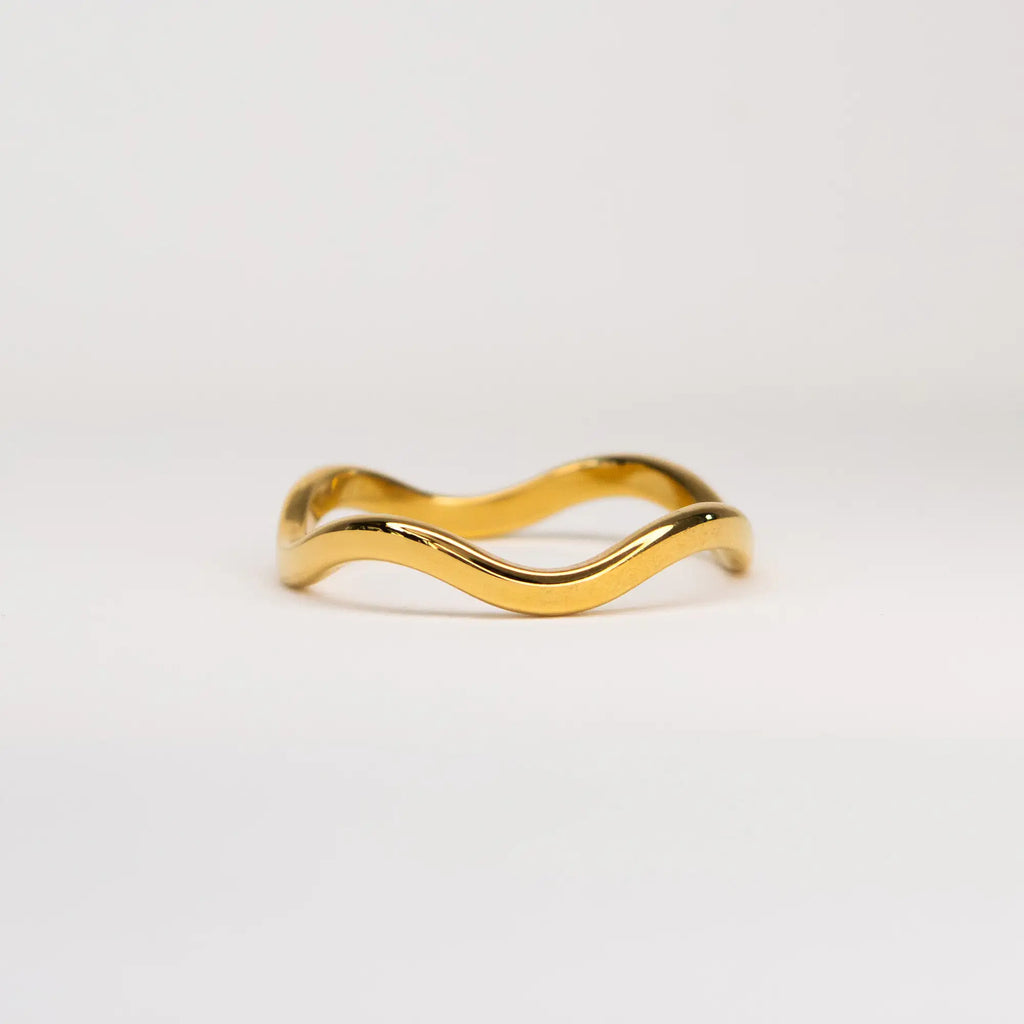Asta Organic Wave Ring gold front view — Tamola Jewellery