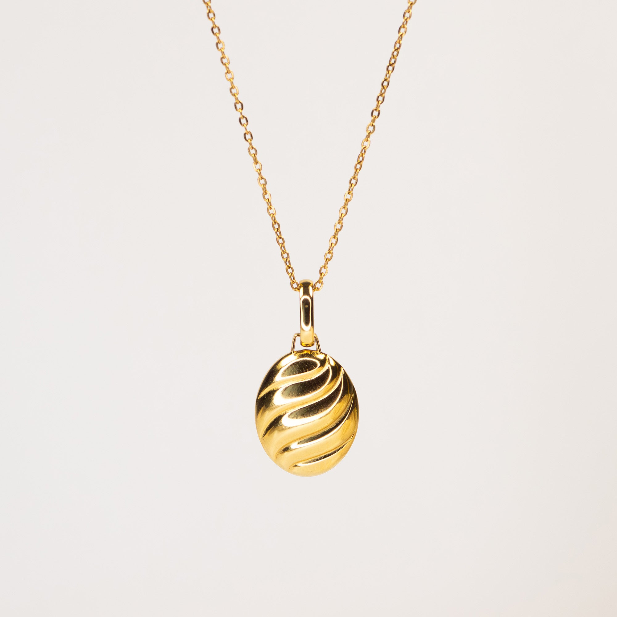 Odette Oval Pendant Necklace
