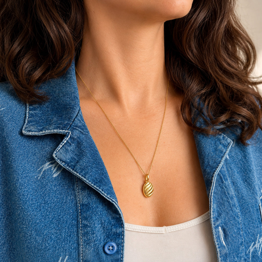 Odette Oval Pendant Necklace