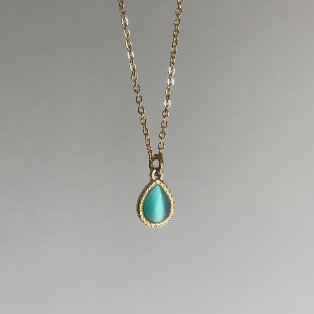 Sera Teardrop Pendant Necklace